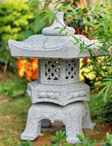 Japanese Garden Lantern Rokkaku Yukimi Lantern Grey