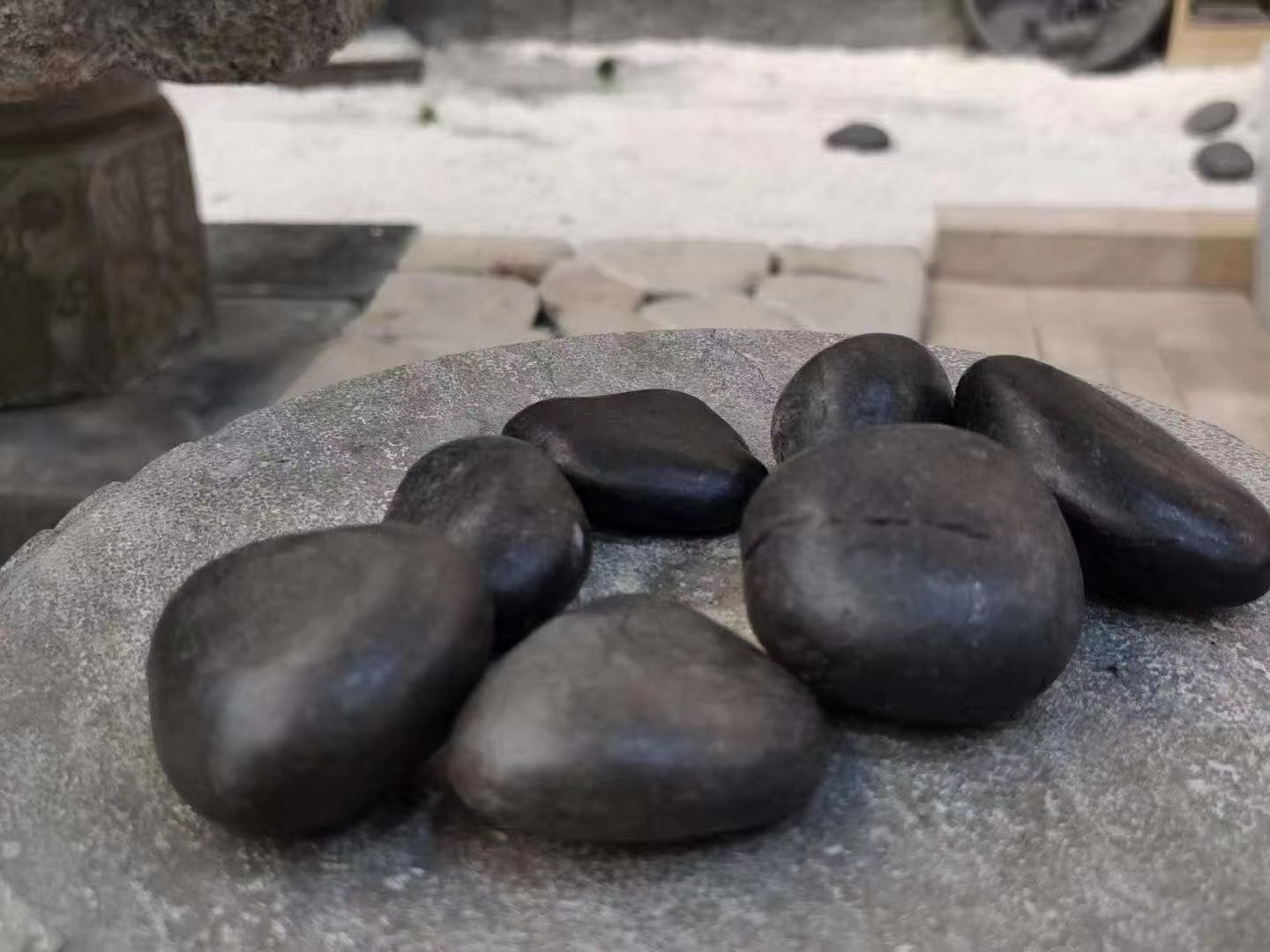 25tons Black Pebble Stones are shipped to Haifa – Magic Stone