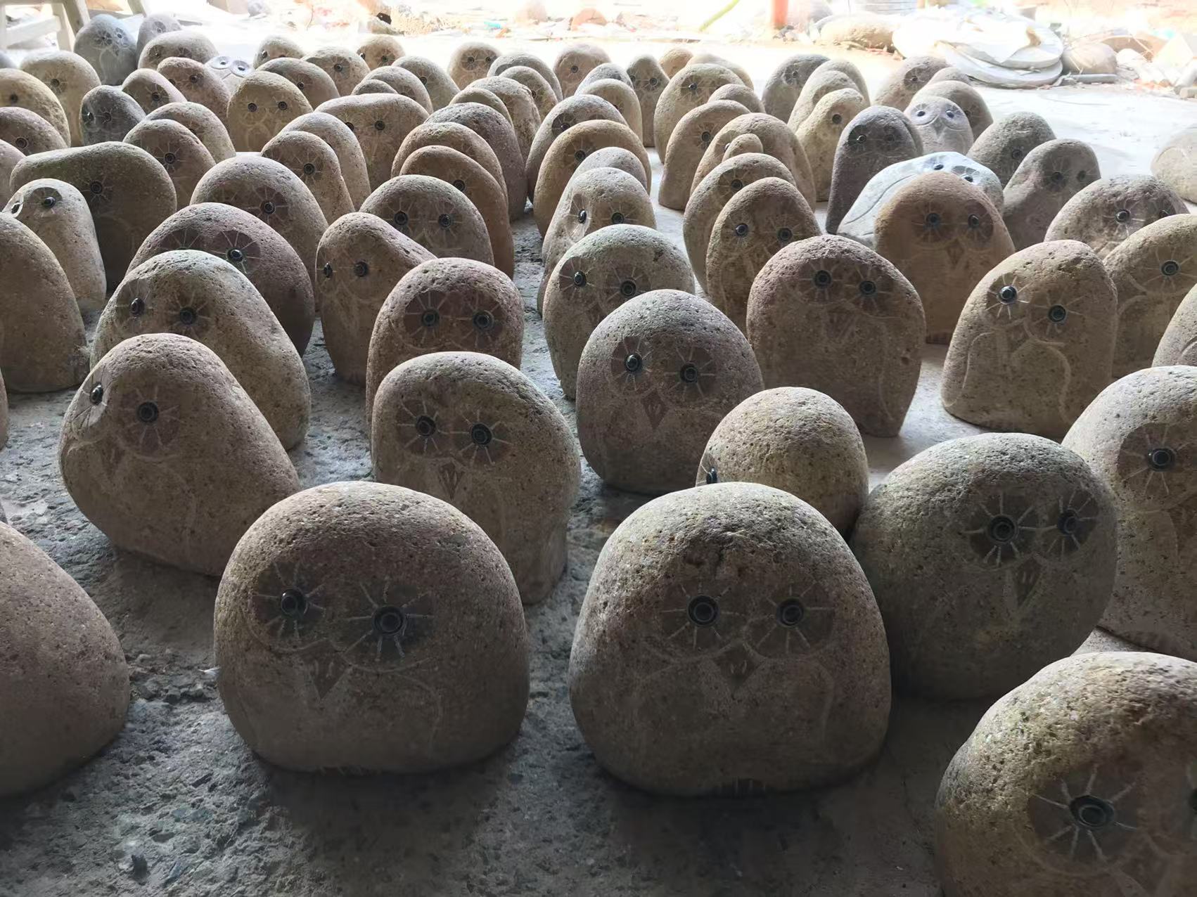 3050pcs Natural Stone Animal Carving & Granite Birdbath are exported to Germany