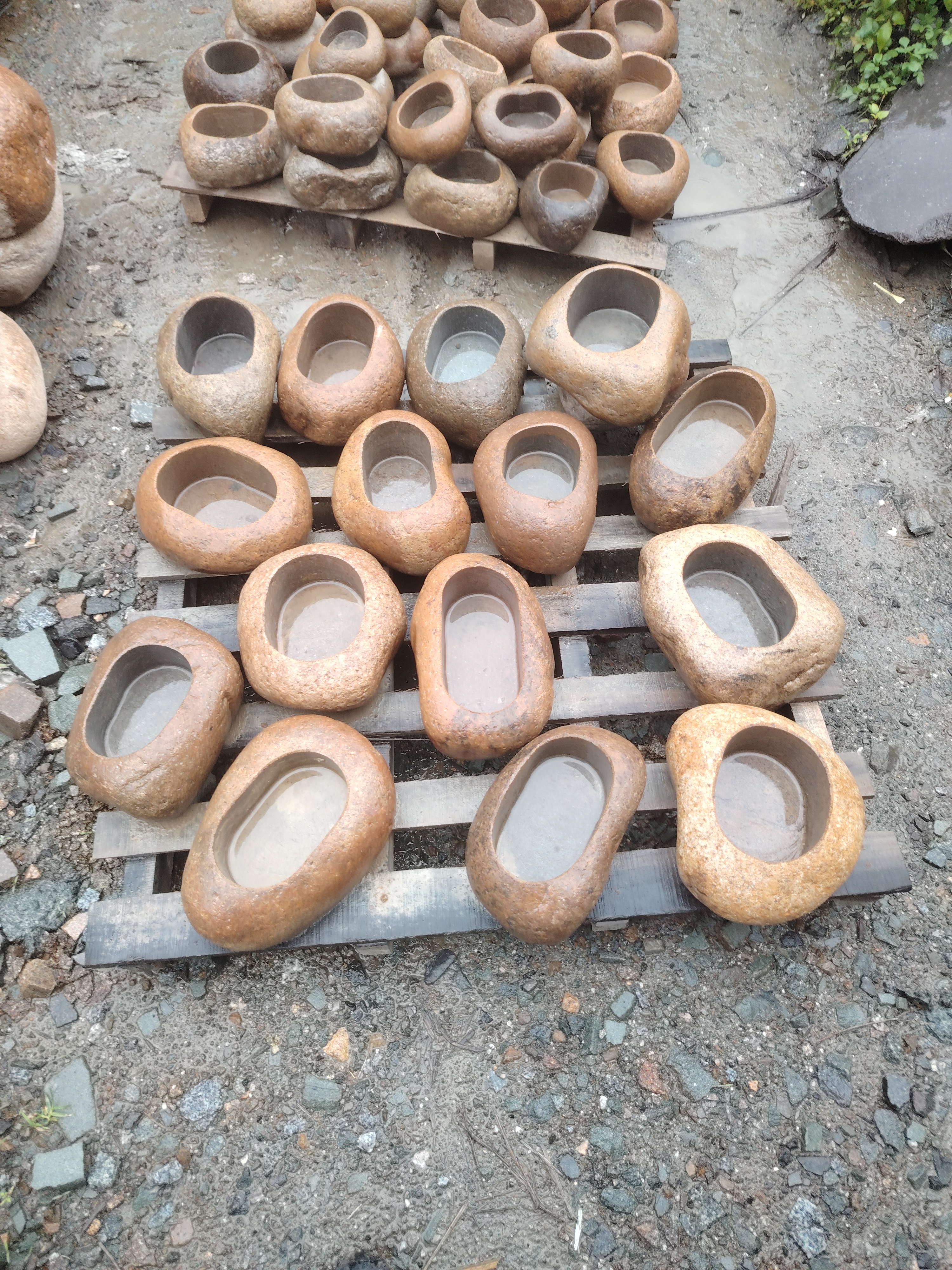 Discover the Charm of Cobble Stone Flower Pots from Magic Stone